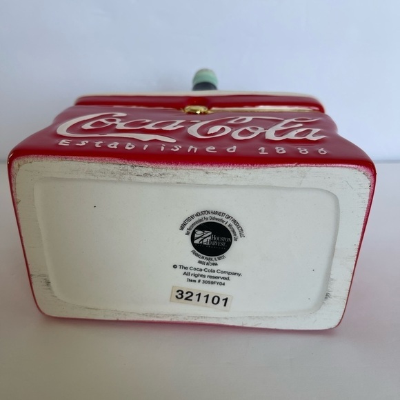 Coke Coca-Cola Ceramic Hinged Box * Ice
Chest With 6 Bottles 'On Ice' De… - Picture 8 of 9